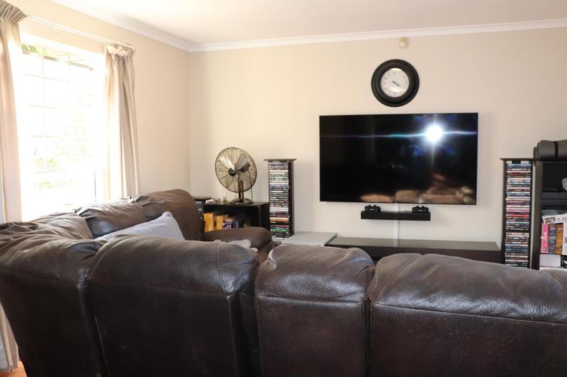 To Let 3 Bedroom Property for Rent in Vredekloof Heights Western Cape